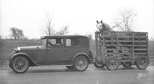 antique-horse-trailer-1-1651819096 antique-horse-trailer-1-1651819096